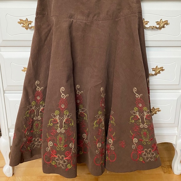 XS, S, Vintage Soft Corduroy Skirt with Embroidery - Picture 3 of 10